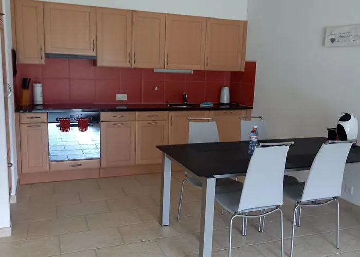 Studios & Appartements Famille - Saillon Evasion Апарт-отель 4*